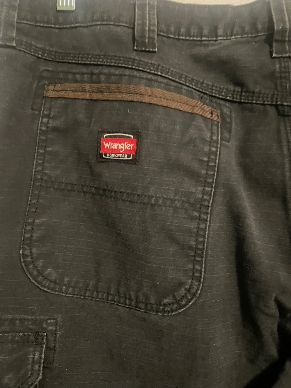 Wrangler Cargo Pants with Utility Pockets size 40x32